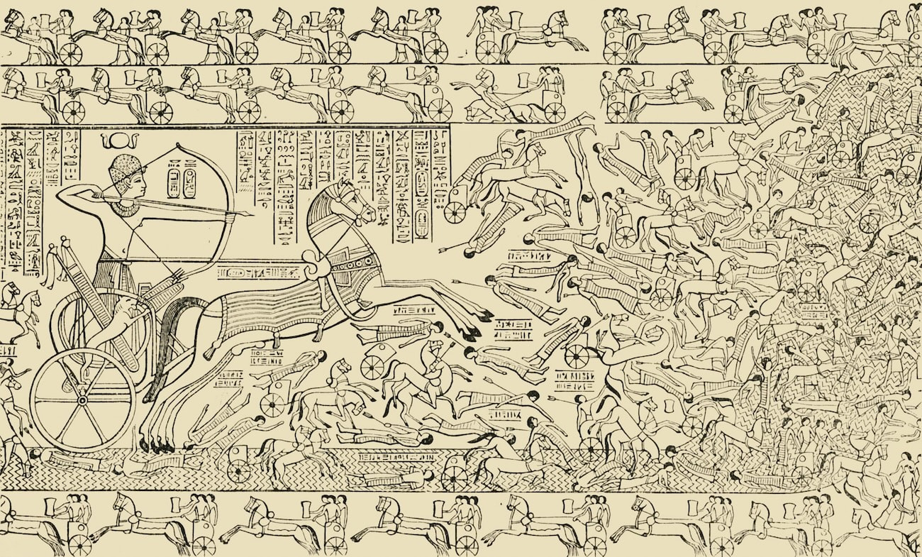 Illustration du relief de la bataille de Kadesh (vers 1275 av. J.-C.) au temple commémoratif du Ramesseum dans la nécropole thébaine, montrant Ramsès II chargeant l'armée hittite tombée au combat. Photo: The Print Collector/Heritage Images via Getty Images.